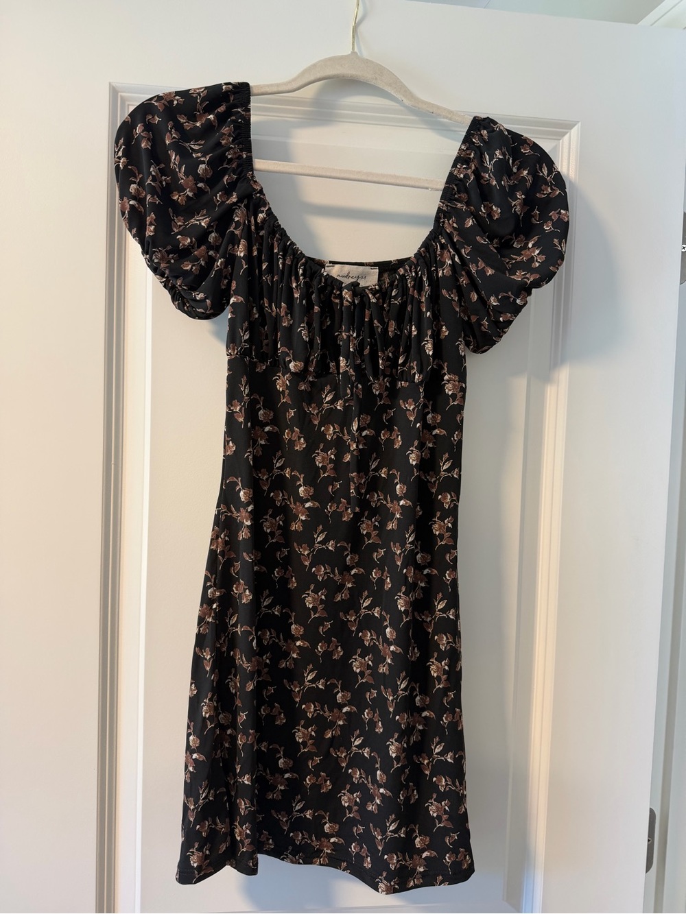 Black Floral Puff-Sleeve Women’s Dress